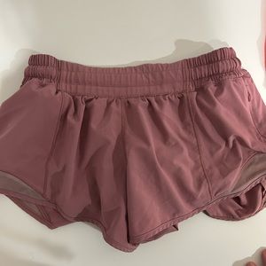 Lululemon hotty hot shorts 2.5